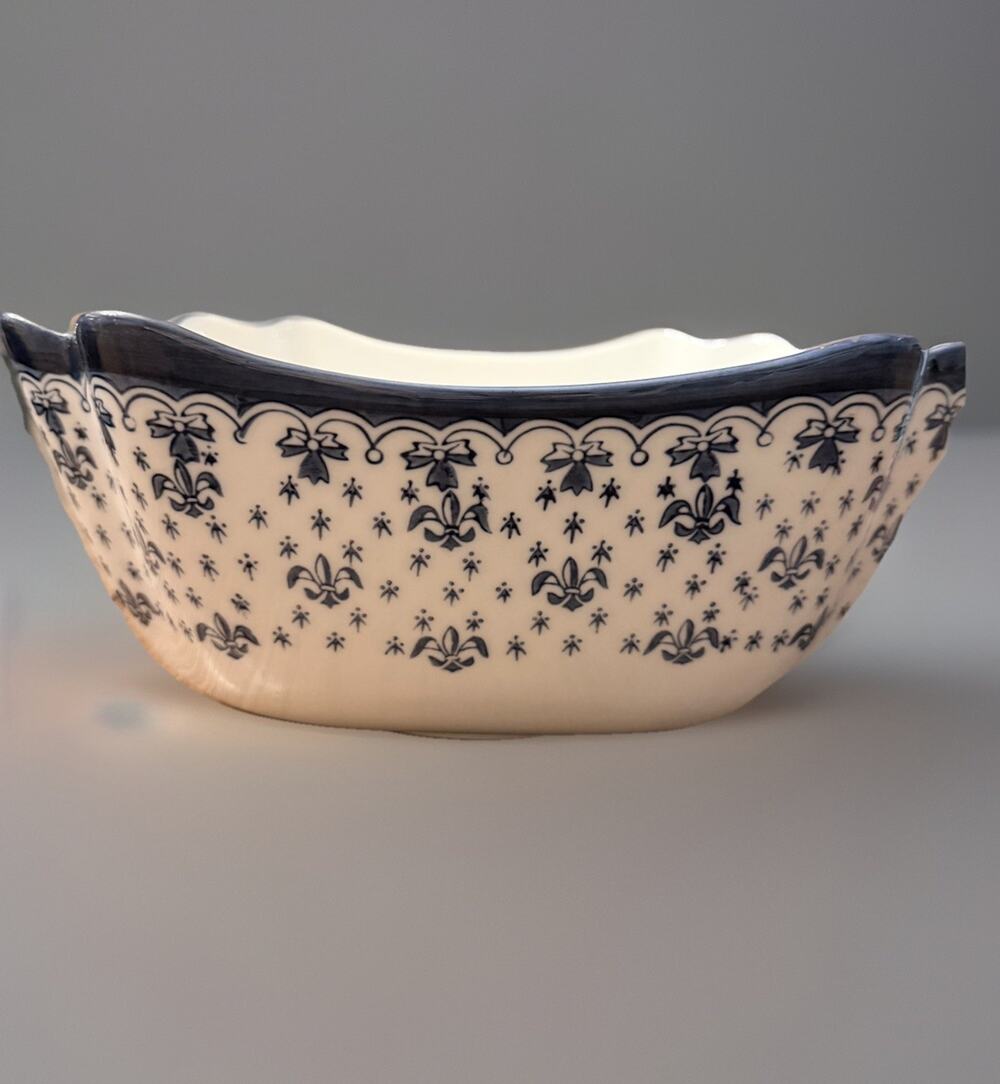 Fleur-De-Lis WCL Blue and White Serving / Salad Bowl Scalloped Edges 10.5"